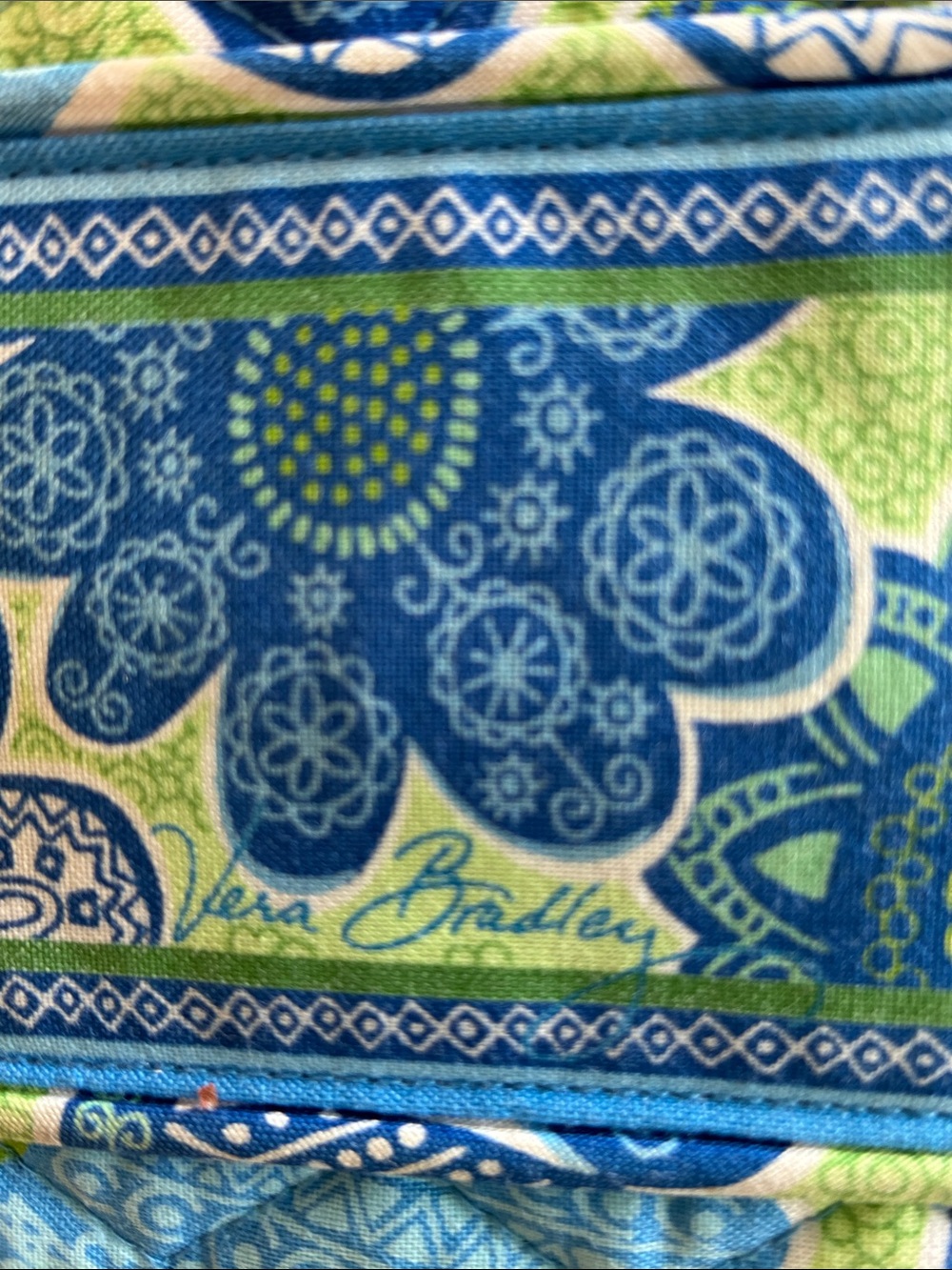 Vera Bradley 5 Compartment Quilted Wallet in Brilliant Blues & Green - Picture 2 of 5